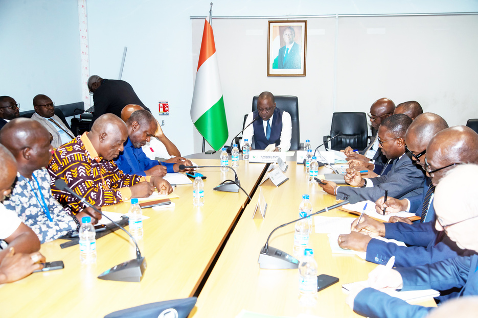 Sécurité routière : « Tolérance zéro » et mobilisation générale pour freiner l’hécatombe sur les routes Sécurité routière : « Tolérance zéro » et mobilisation générale pour freiner l’hécatombe sur les routes