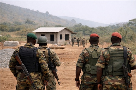 Guinée : 16 soldats sierra-léonais arrêtés après un incident frontalier Guinée : 16 soldats sierra-léonais arrêtés après un incident frontalier