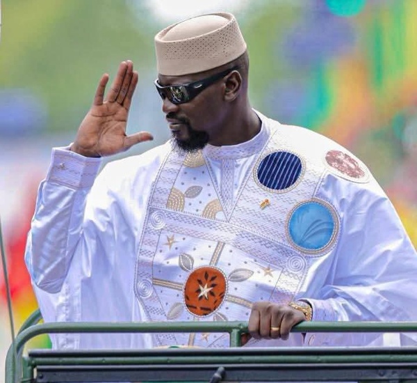 Guinée : Mamadi Doumbouya réapparaît après trois semaines de Guinée : Mamadi Doumbouya réapparaît après trois semaines de