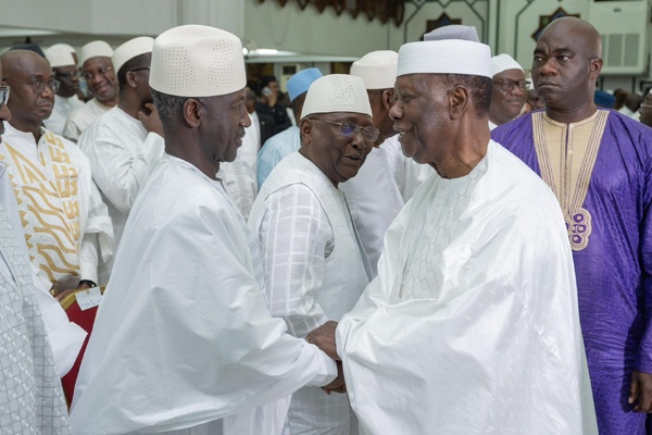 Nuit du Destin 2026 : Adama Bictogo a prié aux côtés du président Ouattara à la Riviera Golf Nuit du Destin 2026 : Adama Bictogo a prié aux côtés du président Ouattara à la Riviera Golf