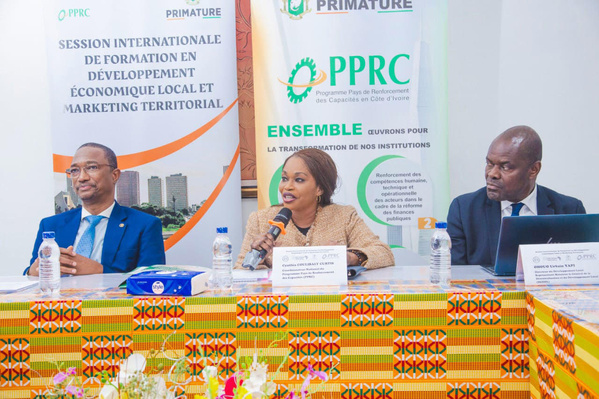 Une vue de la table de séance Une vue de la table de séance