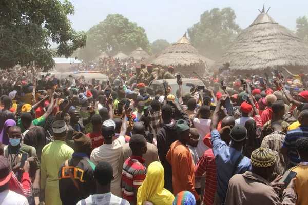 Guinée - Dernier hommage à Toumba Diakité : Bagafèa entre émotion et mémoire Guinée - Dernier hommage à Toumba Diakité : Bagafèa entre émotion et mémoire