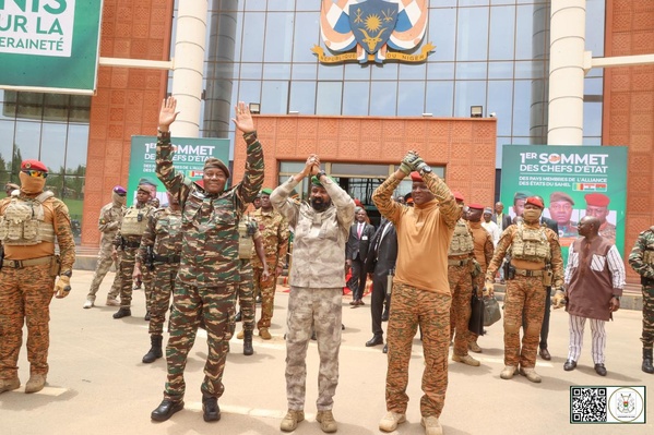 Sahel : une alliance de démocrates en exil face aux juntes militaires Sahel : une alliance de démocrates en exil face aux juntes militaires