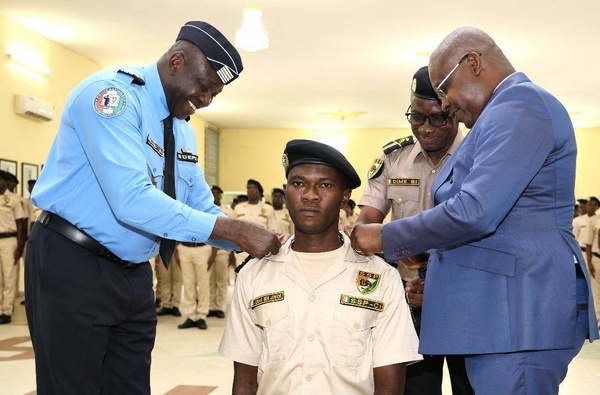 Le concours des gardes de sous-préfecture fait partie des cinq concours de niveau CEPE. Le concours des gardes de sous-préfecture fait partie des cinq concours de niveau CEPE.