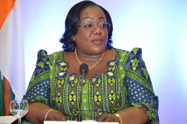 Anne Désirée Ouloto Ministre d'Etat Ministre d'Etat de la Fonction publique.