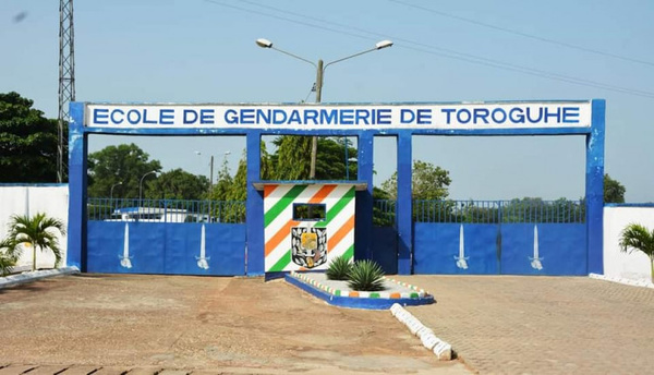 L'école de gendarmerie de Toroguhé, située près de Daloa, forme des sous-officiers sur deux ans. L'école de gendarmerie de Toroguhé, située près de Daloa, forme des sous-officiers sur deux ans.