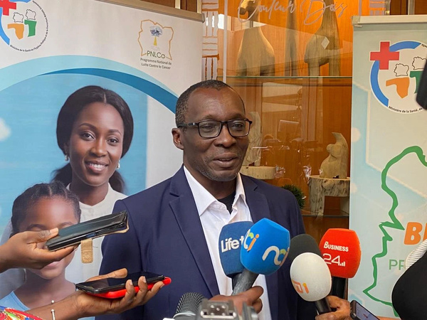 Cancer du col de l’utérus en Côte d’Ivoire : le projet Succès change d’échelle Cancer du col de l’utérus en Côte d’Ivoire : le projet Succès change d’échelle