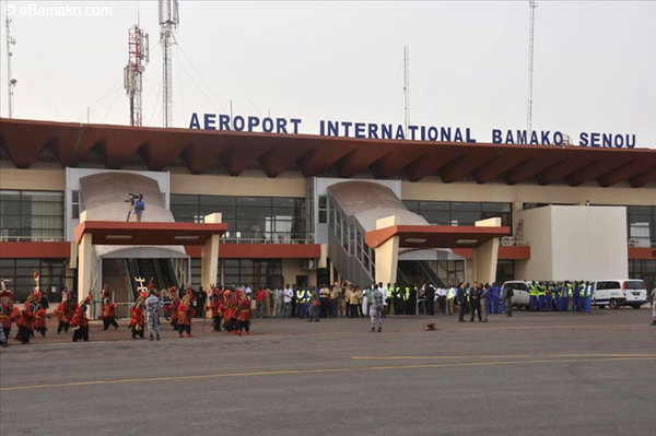 L'aéroport international de Sénou. L'aéroport international de Sénou.