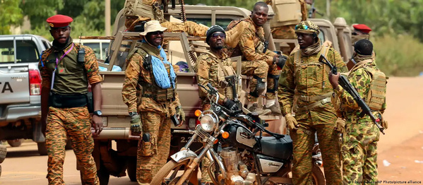 L'opération a été annoncée dans un contexte d’attaques coordonnées du JNIM et du FLA L'opération a été annoncée dans un contexte d’attaques coordonnées du JNIM et du FLA