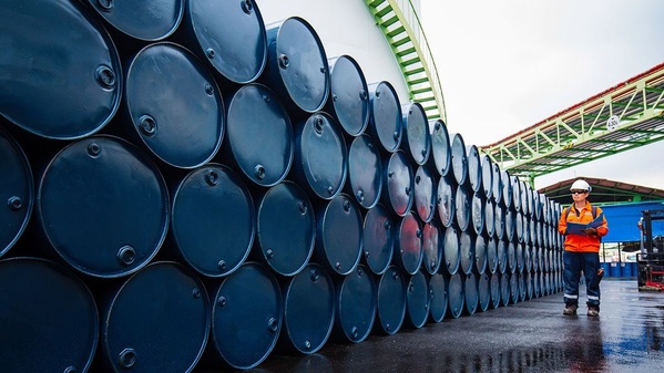 Des barils de pétrole.