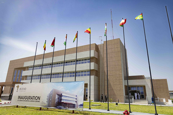 Coopération renforcée entre la BCEAO et la BEAC à Dakar Coopération renforcée entre la BCEAO et la BEAC à Dakar