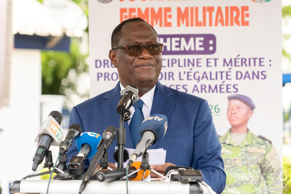 Journées de la femme militaire : Téné Birahima Ouattara réaffirme l’engagement de l’État pour l’égalité dans les Forces Armées