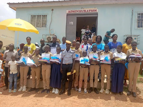 46 meilleurs élèves du Collège Moderne de Daoukro ont été récompensés