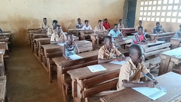 Les candidats à l’examen du CEPE ont ouvert la série des examens à grand tirage. Les candidats à l’examen du CEPE ont ouvert la série des examens à grand tirage.