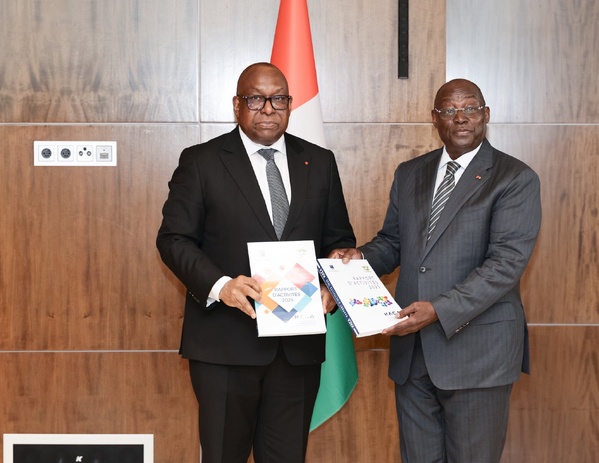 La cérémonie de remise des rapports s’est tenue jeudi 21 mai 2026 à la présidence de la République à Abidjan, en présence du Premier ministre Robert Beugré Mambé.