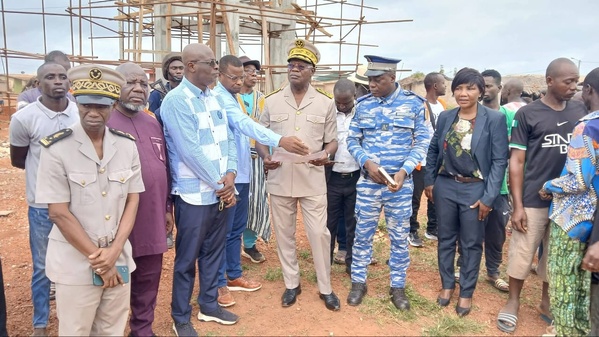Duékoué : les chantiers du château d’eau et du centre de santé de Doumbiadougou en ligne droite vers la livraison Duékoué : les chantiers du château d’eau et du centre de santé de Doumbiadougou en ligne droite vers la livraison