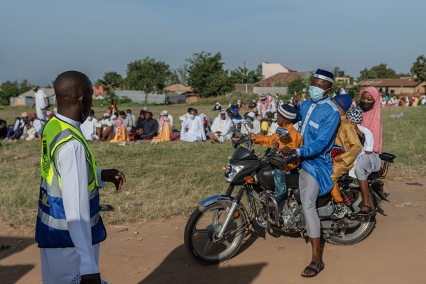 L’Ouganda ferme sa frontière avec la République démocratique du Congo et renforce les contrôles sanitaires face à la progression des cas d’Ebola.