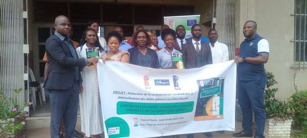 ACAT CI a présenté à Abidjan le livre « Renoncer à l’emprisonnement systématique en Côte d’Ivoire : cas des délits mineurs » le 28 mai 2026.