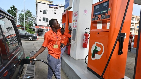 Hydrocarbures en Côte d’Ivoire : les prix restent stables pour les ménages, les industriels profitent d’ajustements Hydrocarbures en Côte d’Ivoire : les prix restent stables pour les ménages, les industriels profitent d’ajustements