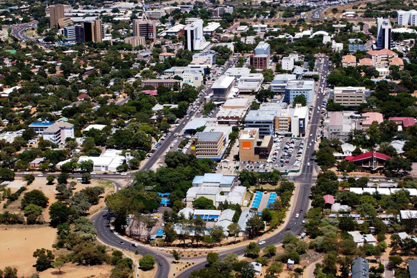 Le Botswana incarne une gouvernance stable fondée sur la bonne gestion des ressources naturelles, notamment les diamants.