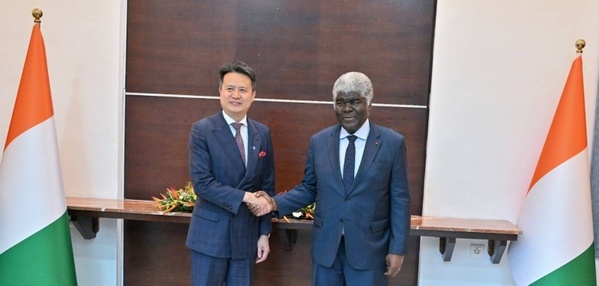 Robert Beugré Mambé et Daren Tang