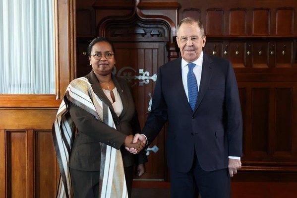 La ministre malgache des Affaires étrangères, Alice N'Diaye, La ministre malgache des Affaires étrangères, Alice N'Diaye,