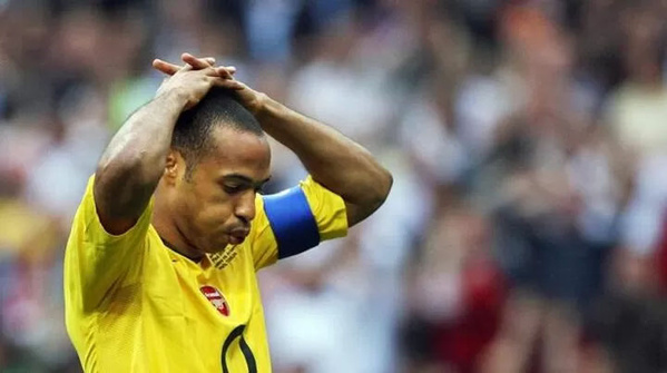 Thierry Henry aussi a connu des occasions manquées. Dans le football, même les plus grands champions ne sont jamais à l'abri d'un raté.