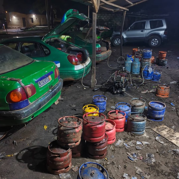 Duékoué : plus de 1900 bouteilles de gaz saisies lors d’une opération contre le transvasement illicite Duékoué : plus de 1900 bouteilles de gaz saisies lors d’une opération contre le transvasement illicite