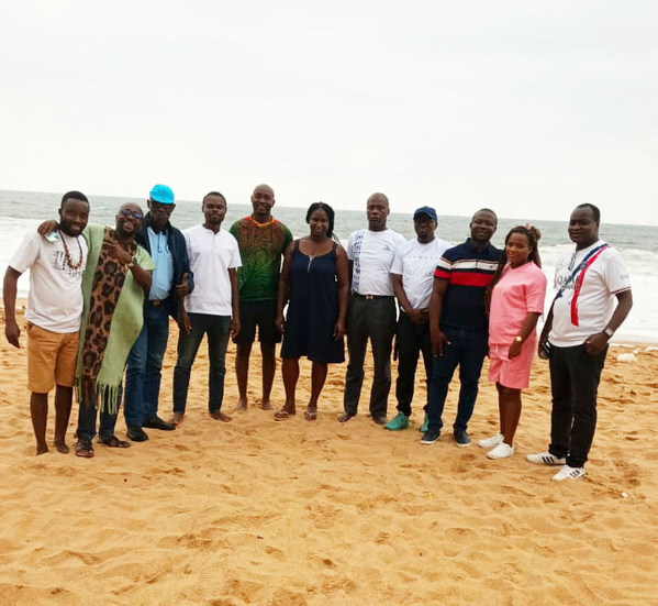Les participants à la journée détente posent pour la postérité. (Photo : RY). Les participants à la journée détente posent pour la postérité. (Photo : RY).