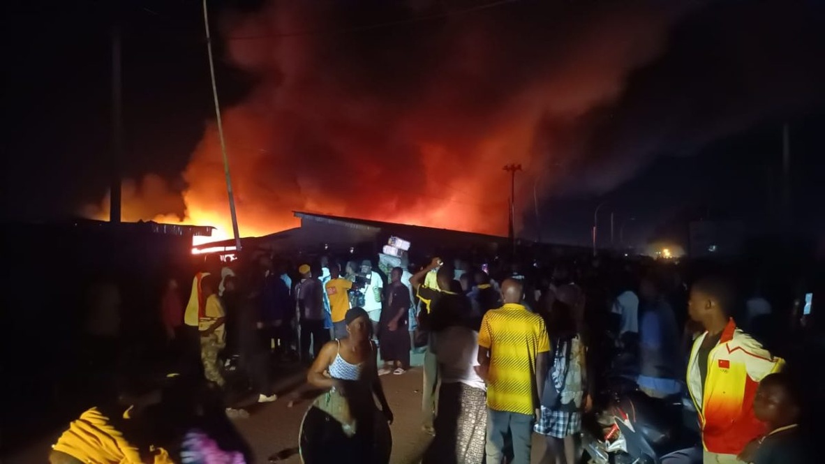 Bondoukou : le grand marché ravagé par un violent incendie, d’importants dégâts matériels enregistrés Bondoukou : le grand marché ravagé par un violent incendie, d’importants dégâts matériels enregistrés
