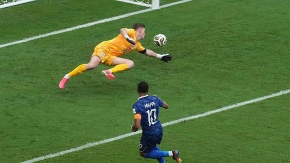 Les Bleus passent près d'une remontada historique, l'Angleterre s'impose 6-4