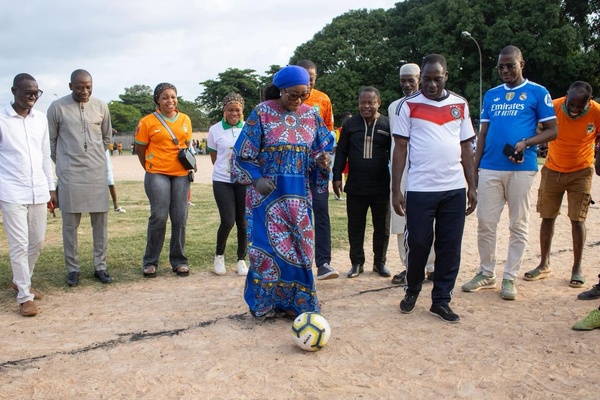Tournoi Dominique Ouattara à Séguéla : Dr Bamba Maferima transforme les vacances en un temps d'éducation citoyenne Tournoi Dominique Ouattara à Séguéla : Dr Bamba Maferima transforme les vacances en un temps d'éducation citoyenne
