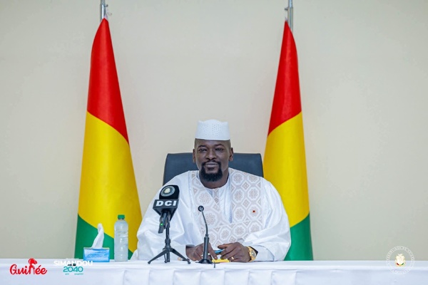 La Guinée participe au projet ECO, mais choisit de conserver le franc guinéen dans un premier temps.