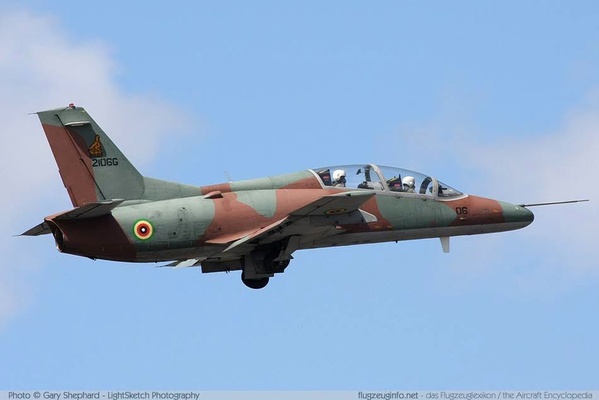 Un avion d’entraînement et d’attaque légère K-8 Karakorum, made in #China Un avion d’entraînement et d’attaque légère K-8 Karakorum, made in #China