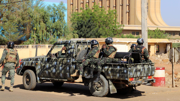 NIGER : UNE TENTATIVE DE COUP D’ÉTAT ÉCHOUE À NIAMEY NIGER : UNE TENTATIVE DE COUP D’ÉTAT ÉCHOUE À NIAMEY