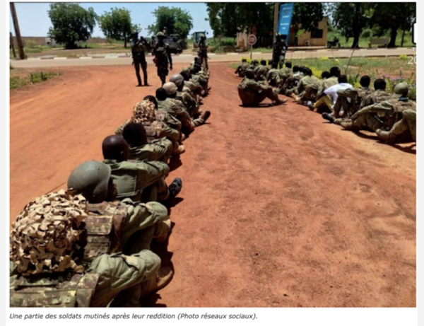 Des mutins arrêtés par l'Africa Corps.