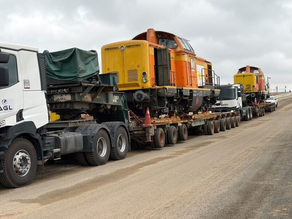 Cinq locomotives destinées au chantier de la ligne 1 du Métro d’Abidjan ont été acheminées du port jusqu’à Abobo-Sagbé