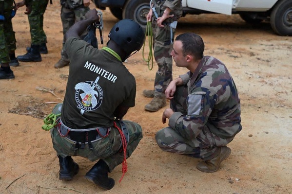 MINUSCA : des militaires ivoiriens en formation commando aux côtés des Français MINUSCA : des militaires ivoiriens en formation commando aux côtés des Français