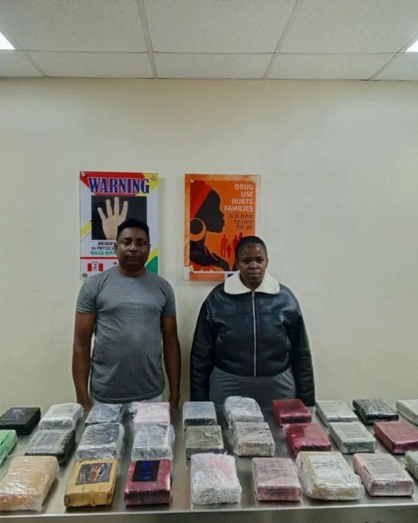Nigeria : une Sud-Africaine arrêtée avec 36,65 kg de cocaïne à Lagos Nigeria : une Sud-Africaine arrêtée avec 36,65 kg de cocaïne à Lagos