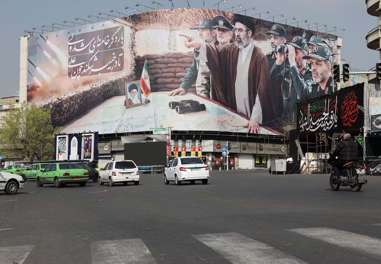 Iran : Mojtaba Khamenei, guide suprême invisible et blessé