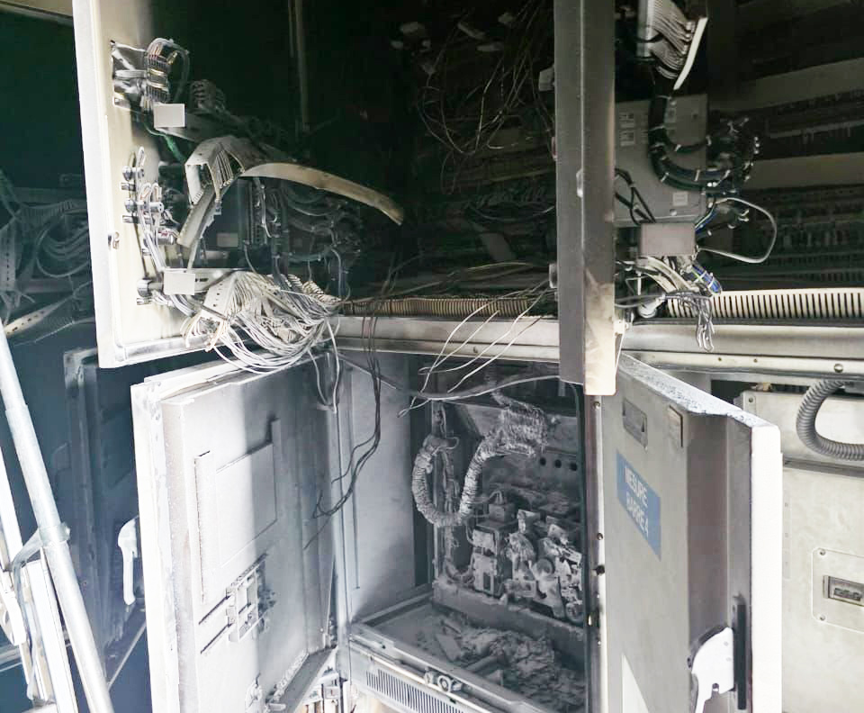 Un incendie survenu dans la nuit du 22 mars 2026 au poste source de Djibi a provoqué des coupures et des perturbations électriques dans plusieurs quartiers de Cocody