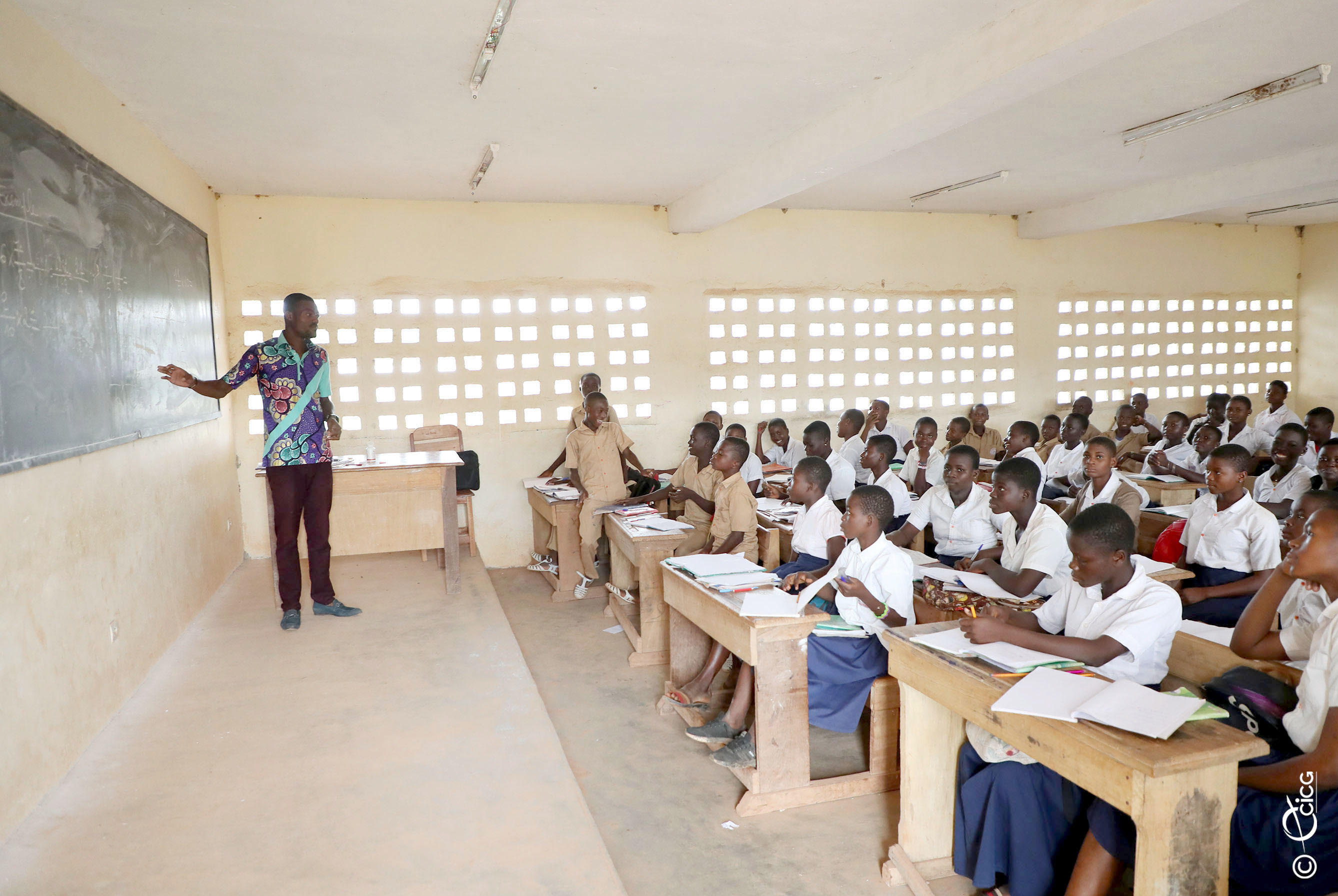 Éducation en Côte d’Ivoire : une offensive ciblée pour combler le manque d’enseignants scientifiques