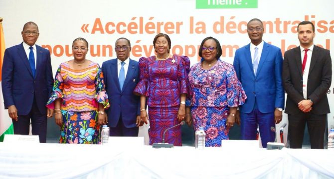 Photo des autorités présentent