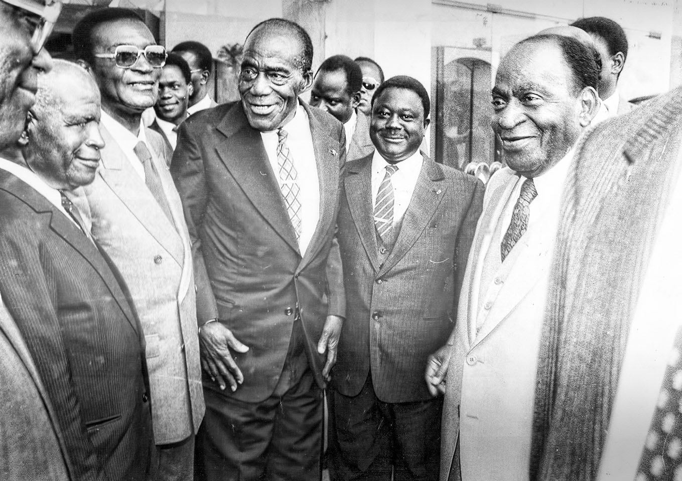 1er septembre 1989 le grand chancelier Coffi Gadeau, le président Phillipe gregoire Yacé, Alloh Batafoe Jerome , le président Henri Konan Bedié