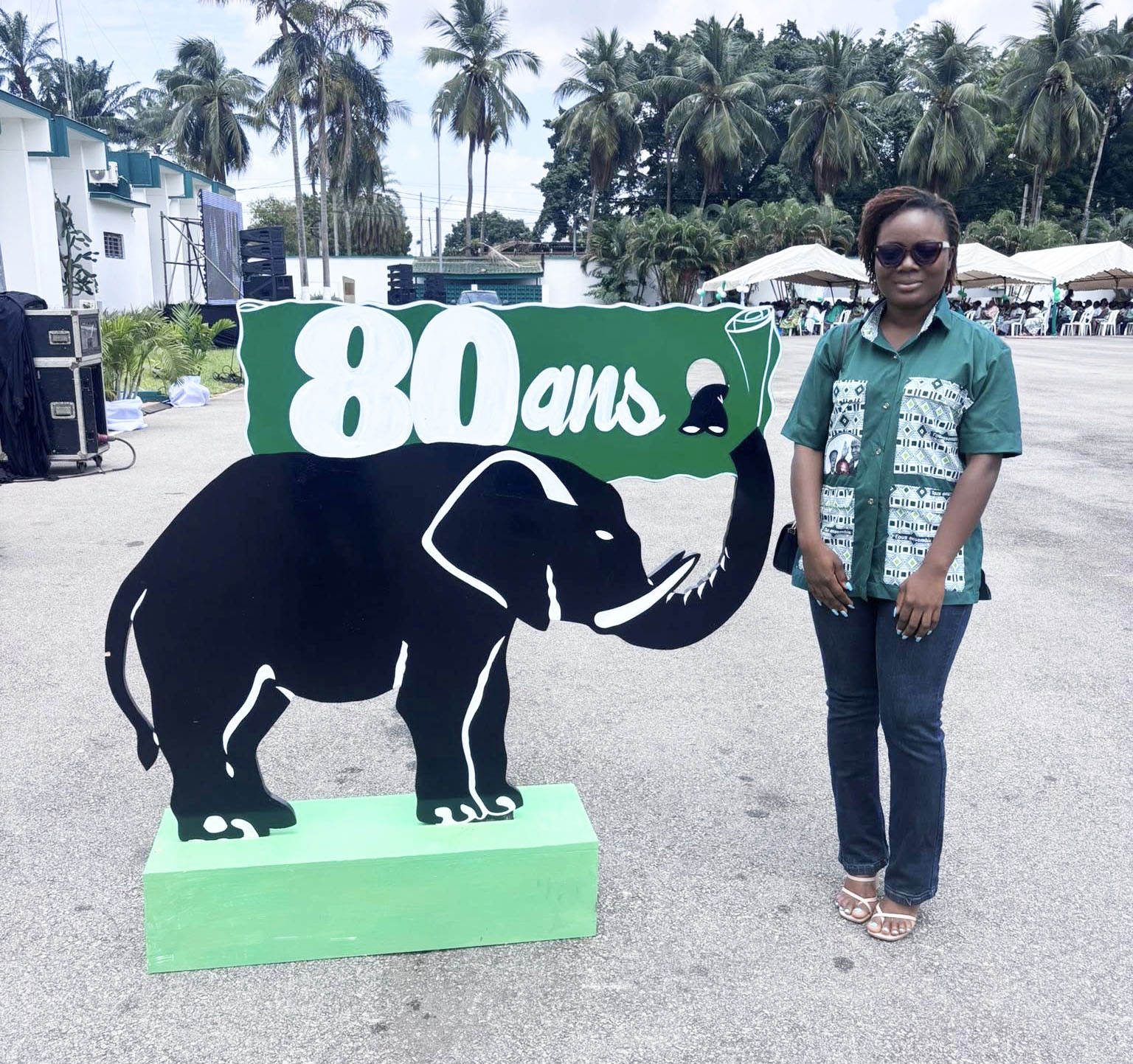 À l’instar de nombreux sympathisants, Sarah Kouamé, jeune militante de Prikro (Centre-Est), a tenu à vivre l’histoire en direct.