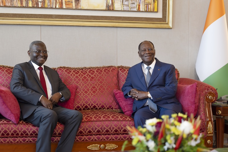 SEM Alassane Ouattara et monsieur Abdoulaye Diop.
