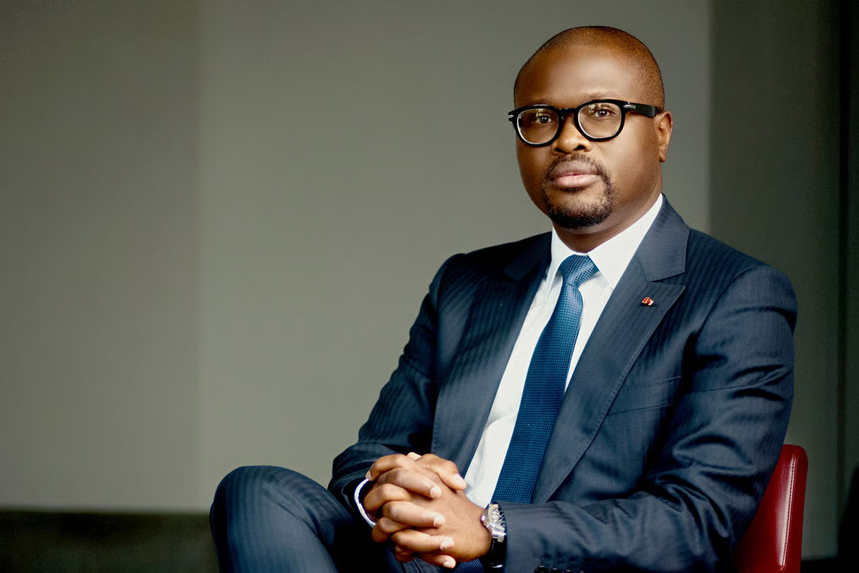 Romuald Wadagni devrait être élu président du Bénin, selon les premières remontées des votes. Son adversaire a reconnu sa défaite. - Présidence du Béni