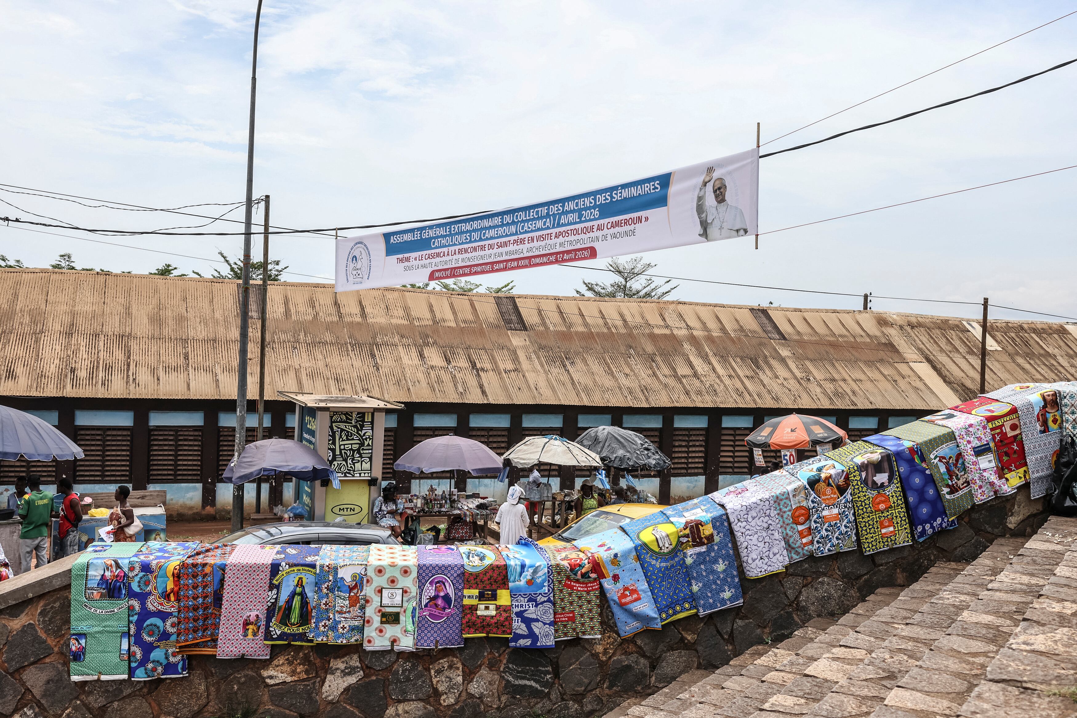 Entre 8 500 et 15 000 francs CFA, son prix reste accessible pour de nombreux fidèles