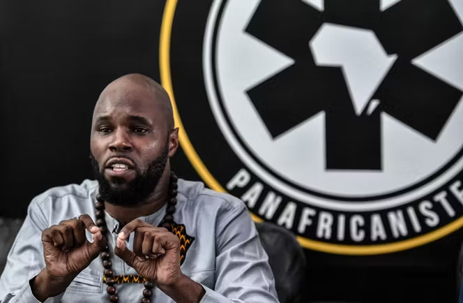 L’influenceur panafricaniste Kemi Seba a été arrêté en Afrique du Sud.