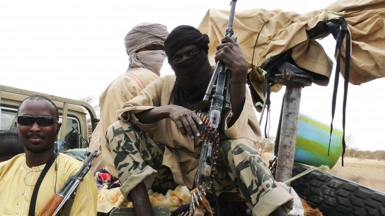 Des combattants du  Groupe de soutien à l’islam et aux musulmans (JNIM).